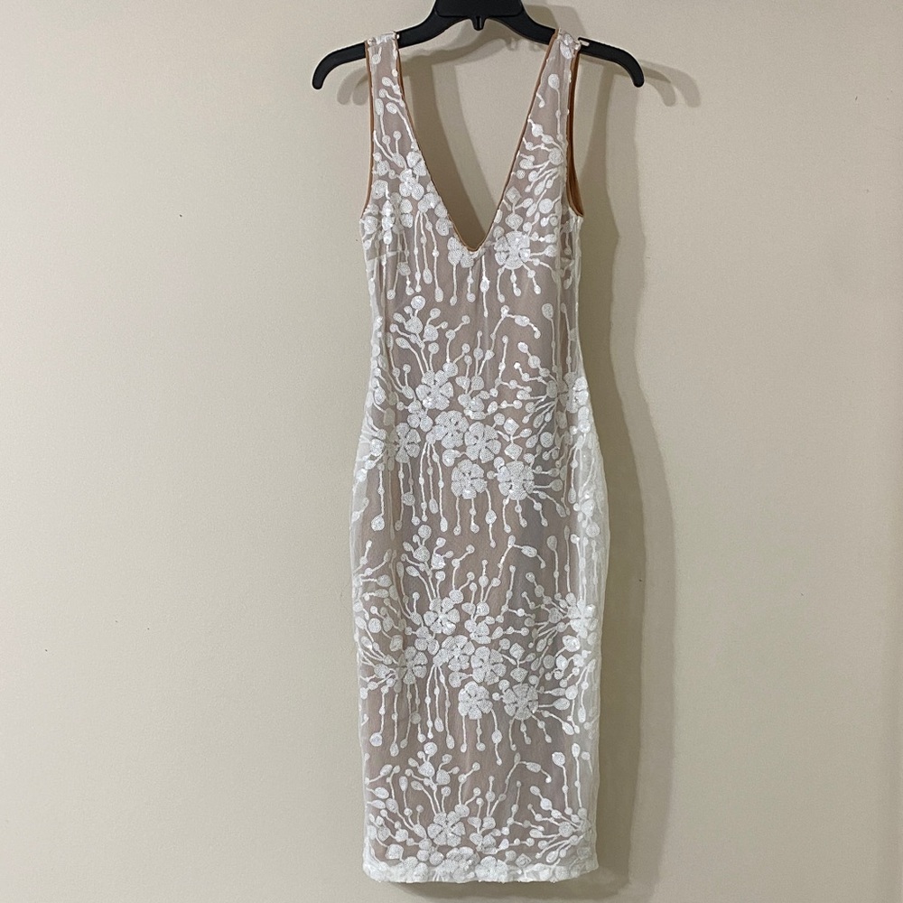 Elegant White Floral Dress